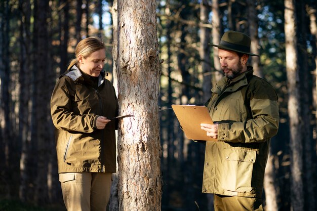 Jakie są kluczowe elementy skutecznego monitoringu przyrodniczego?