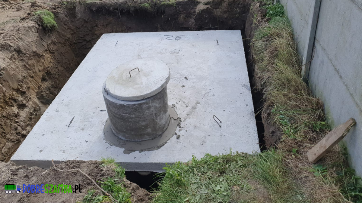 Deszczówka w ogrodzie – dlaczego warto rozważyć zakup zbiornika na wodę opadową?